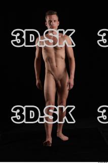 Walking reference of nude Ross 0006